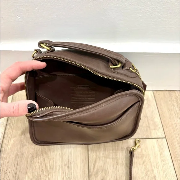 Vintage Coach chocolate brown Leather crossbody purse - Picture 5 of 5